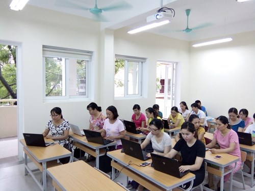 Trường TH Vũ Xuân Thiều tổ chức tập huấn công nghệ thông tin hè cho CB - GV trong nhà trường